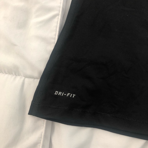 Nike tshirt - Picture 3 of 3